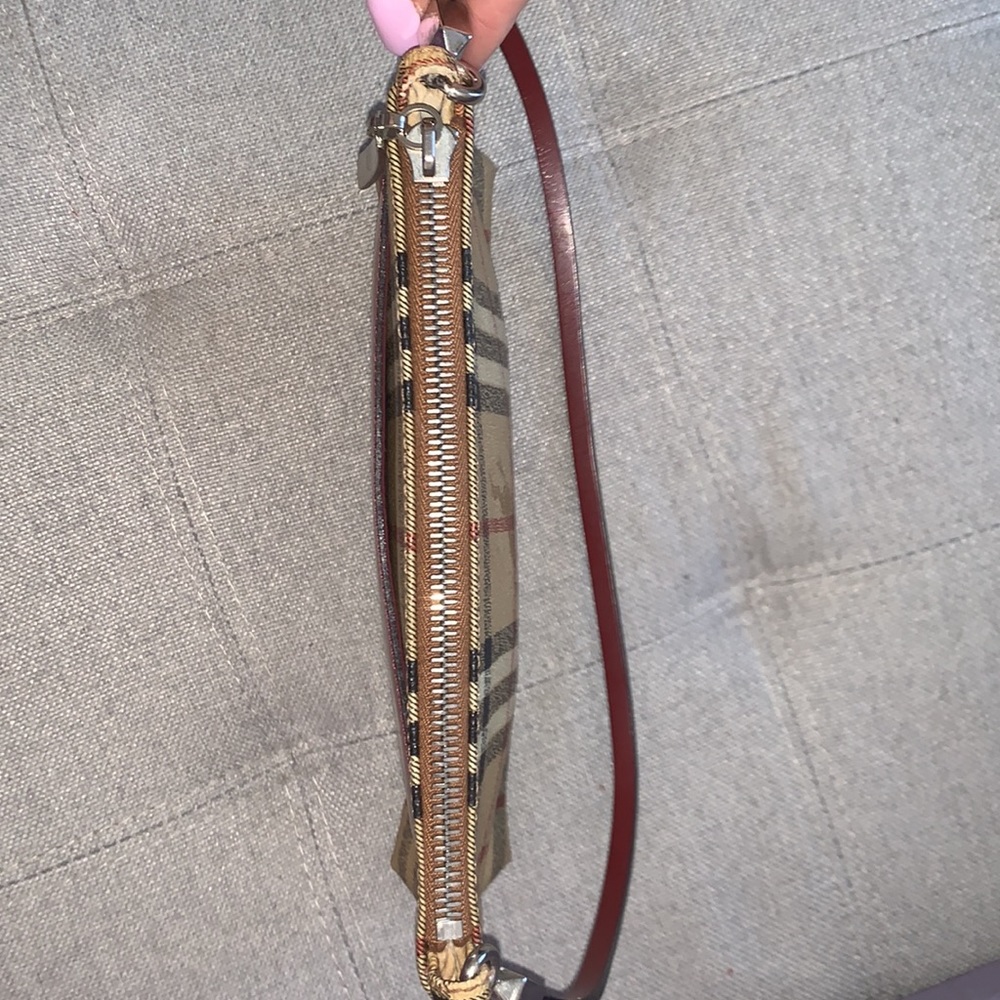 💯 Authentic BURBERRY Haymarket Check Small Crossbody Clutch Bag Red - Picture 6 of 7